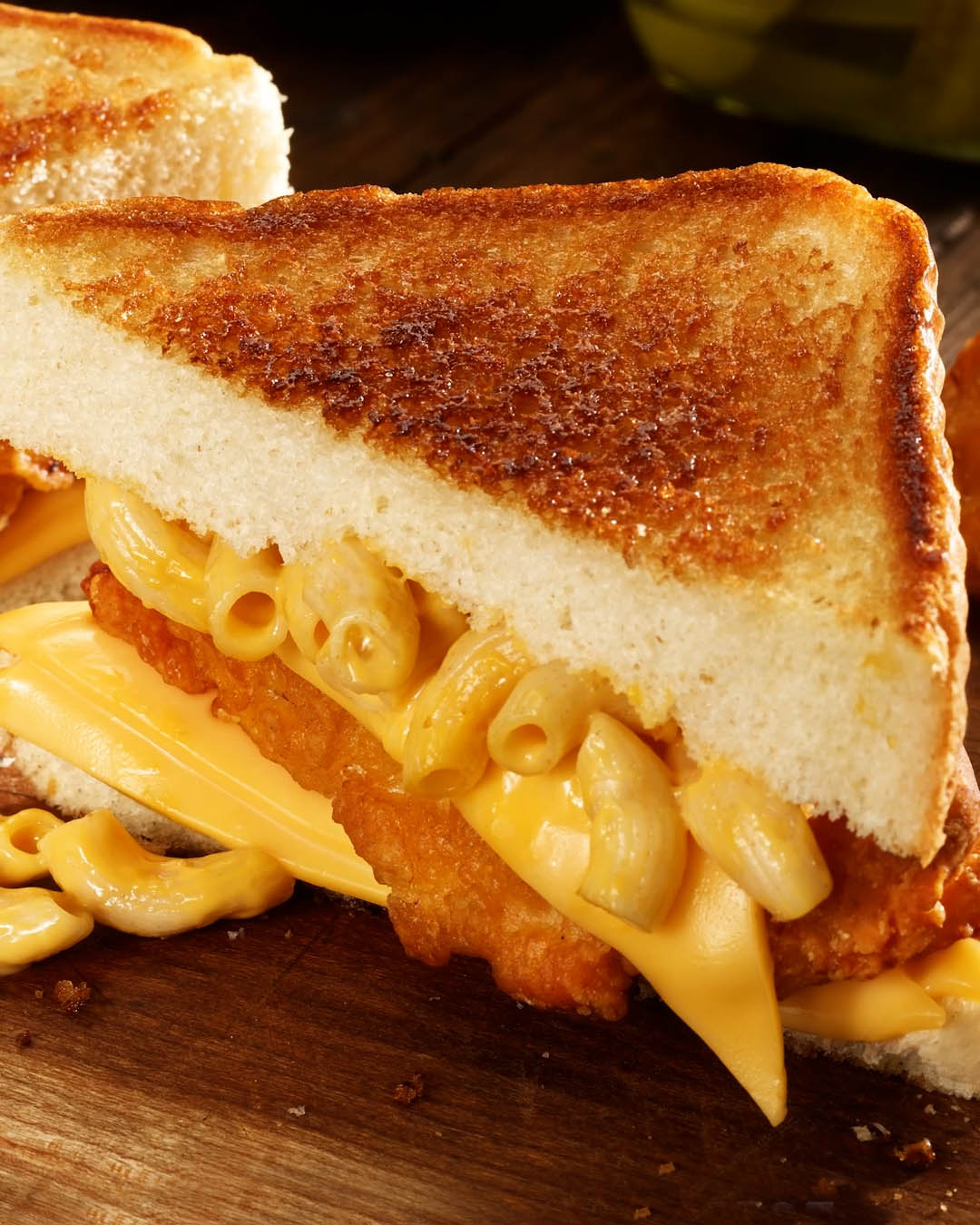 Grilled Mac ‘n Cheese Chicken Sandwich